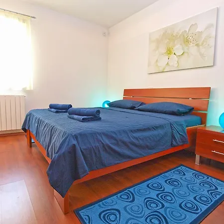 Apartament Romina 910 *